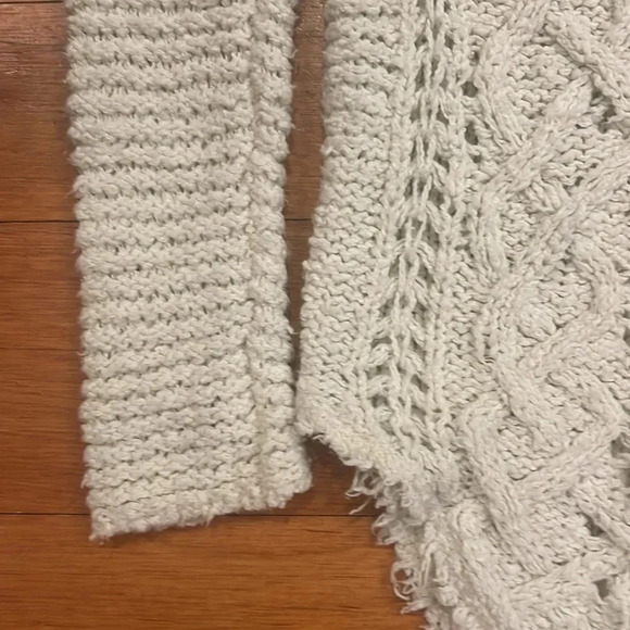 Free People Cross My Heart Raw Hem V Neck Sweater Off White Boho Women’s XS - Picture 3 of 4